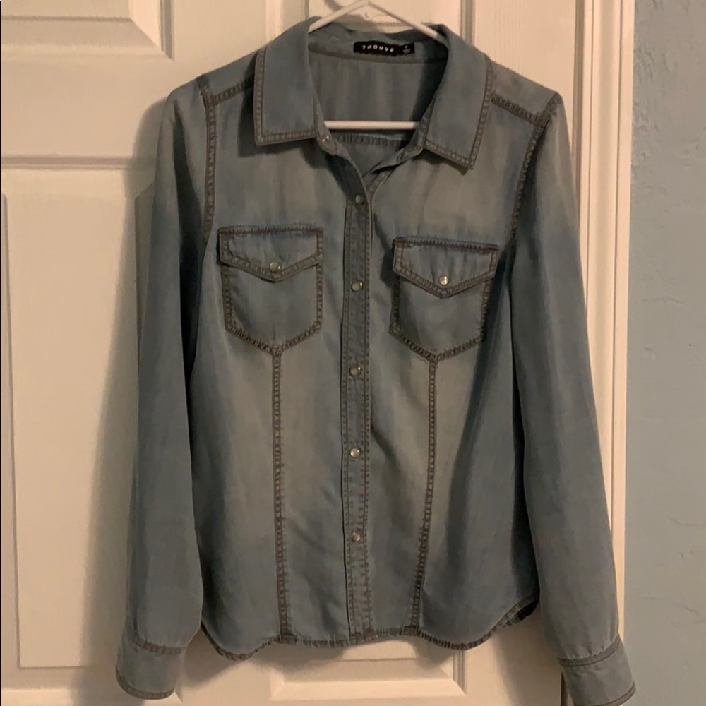 Trouve medium chambray top - super soft